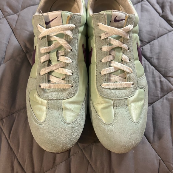 Nike Sister Sprint Green/Purple Vintage Women's 311853-351 Shoes size 8.5 - Picture 3 of 6